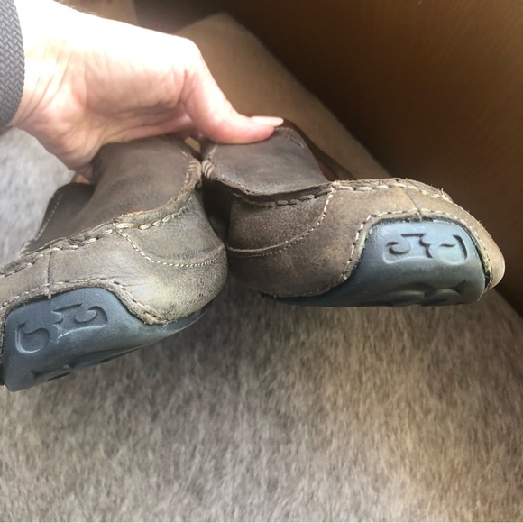 OluKai like new Mens Akepa Moc dark brown pebbled leather rubber sole 12 - Picture 4 of 11